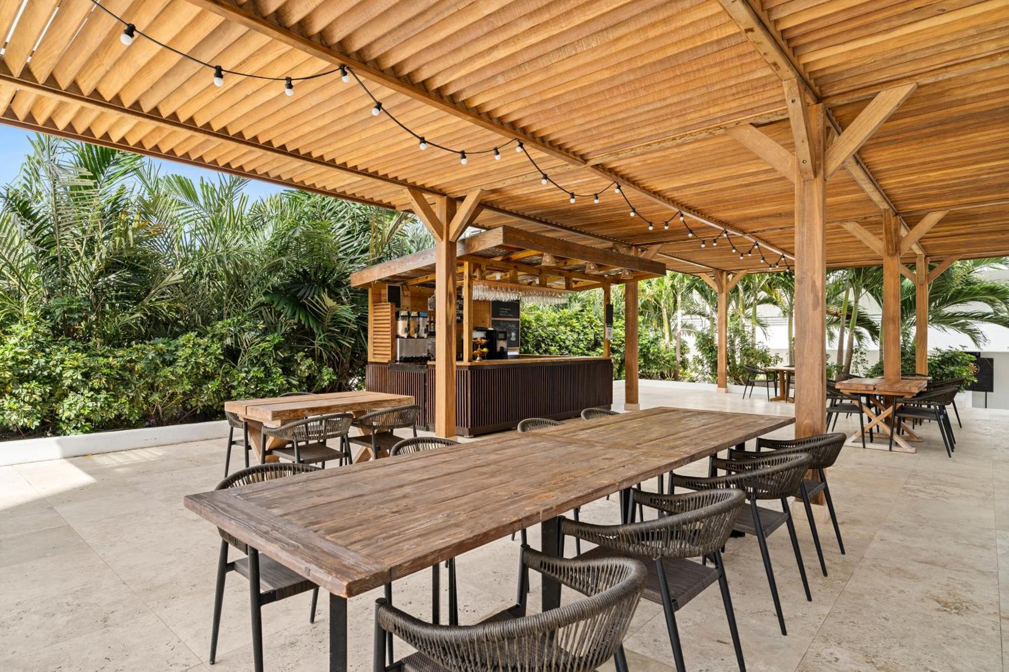 The Rif At Mangrove Beach Corendon Curacao All-Inclusive, Curio By Hilton ウィレムスタッド エクステリア 写真